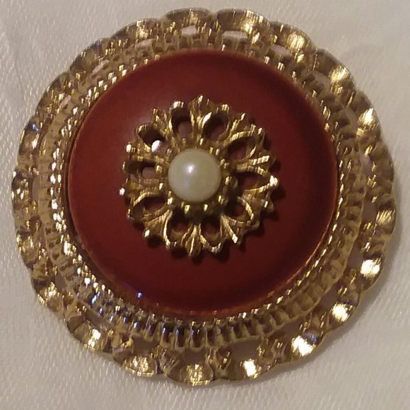 VTG.  SARAH(COVENTRY) BROOCH ENAMELED W/FAUX PEARL - Picture 1 of 6